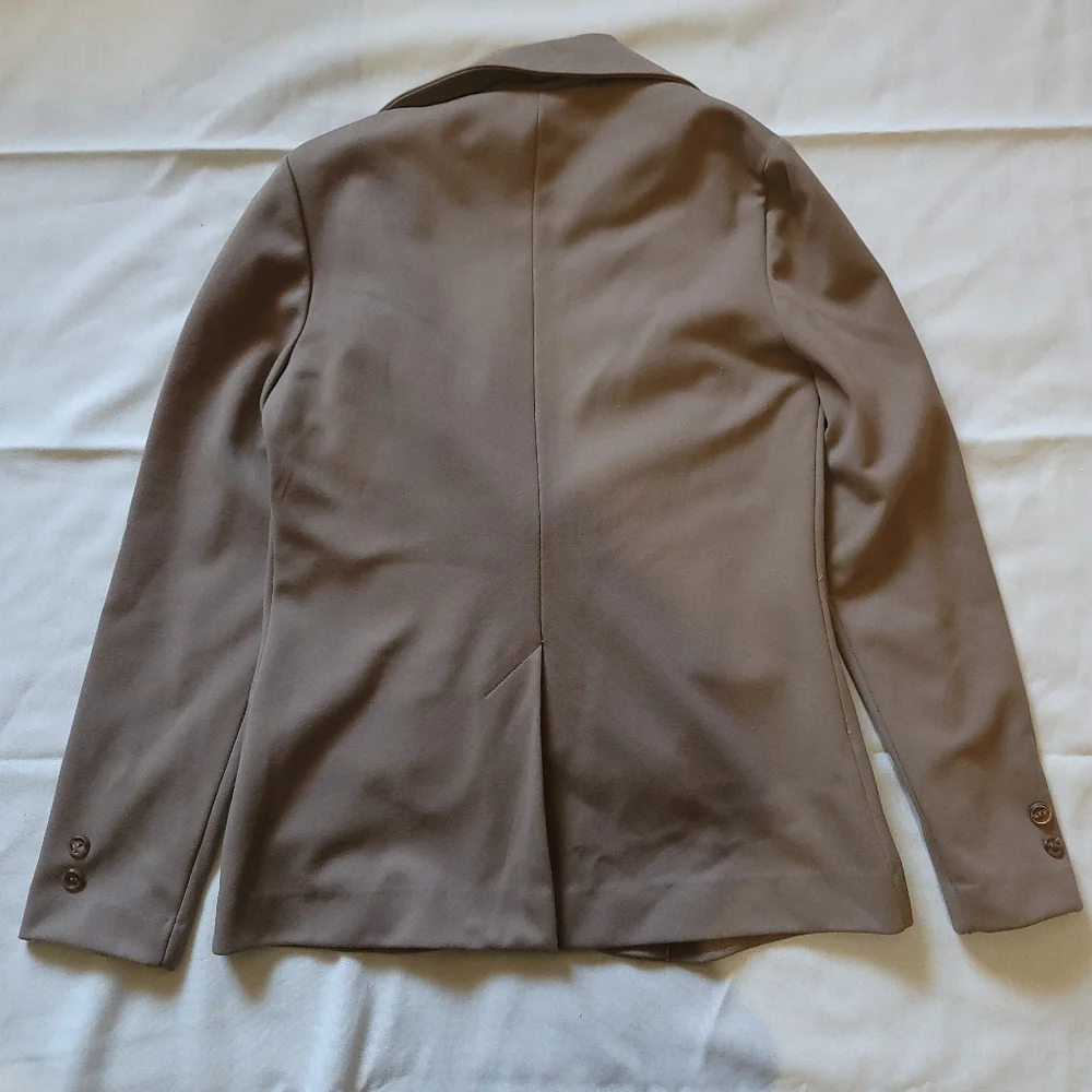 Devon Brown Three-Piece Suit Set - Picture 4 of 7